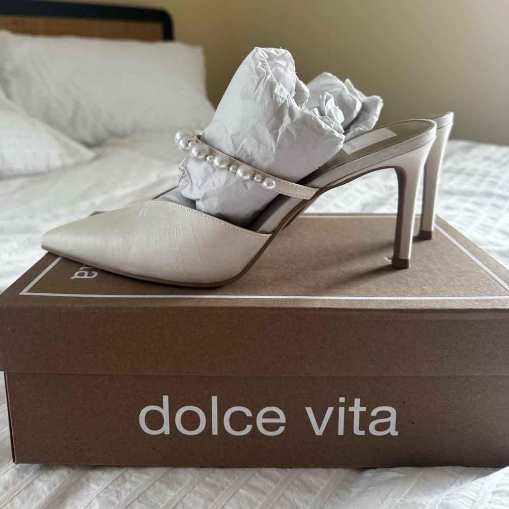 Kanika Dolce Vita heels vanilla
